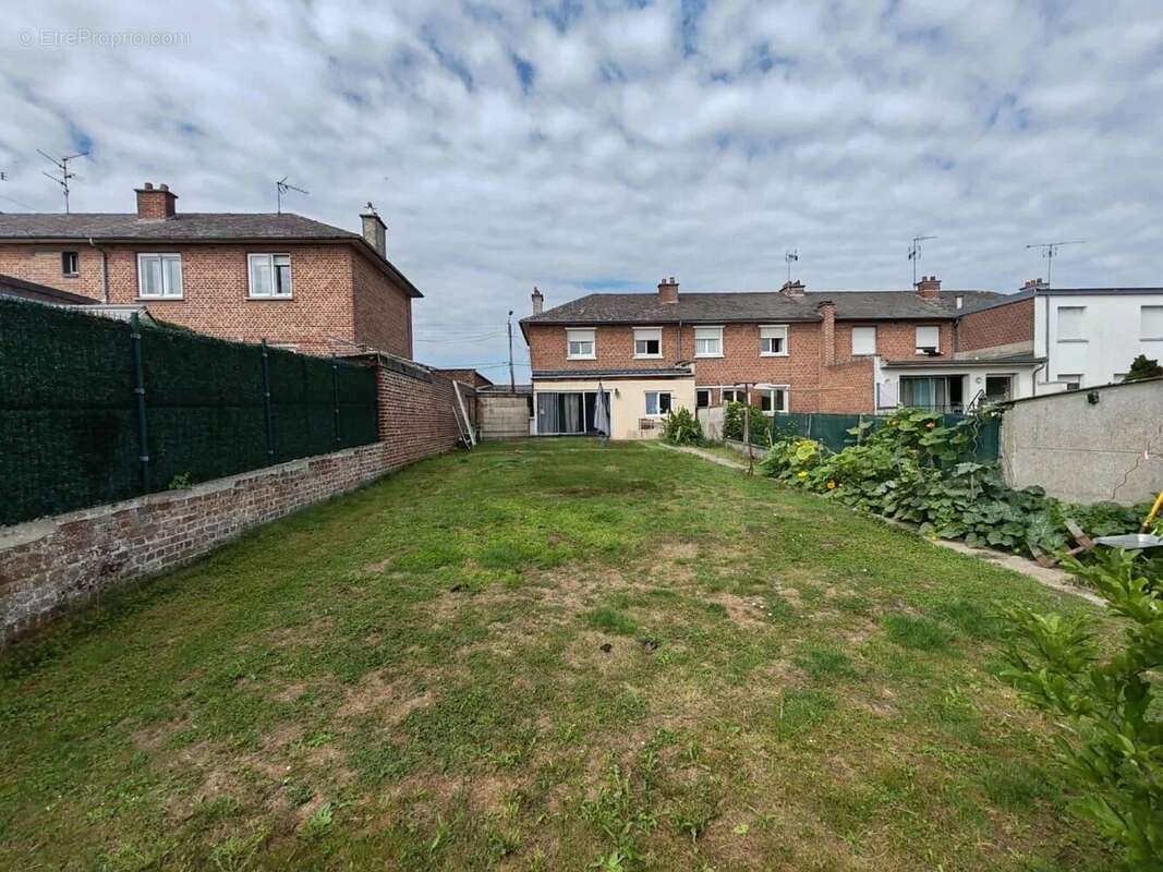 Maison à NEUVILLE-SAINT-REMY