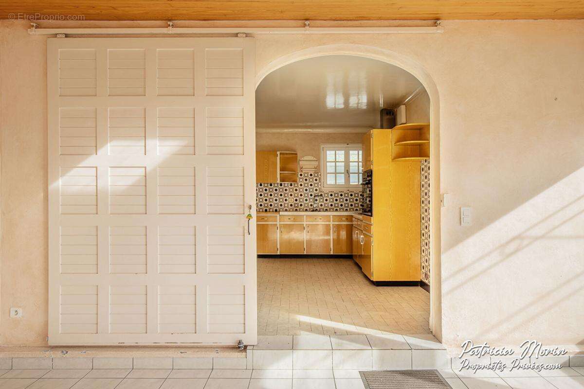 Maison  centre ville de HINX   185 m2 Avec dépendances et terrain constructible - photo 2