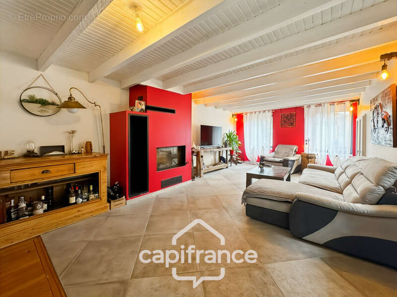 Maison à CHATEAUNEUF-DE-GALAURE