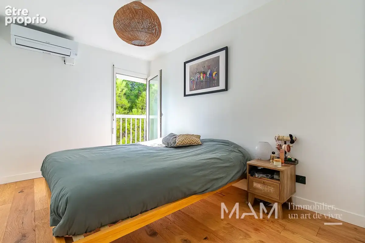 T3 78 m2 avec toit-terrasse 72 m2 et vue collines - photo 16