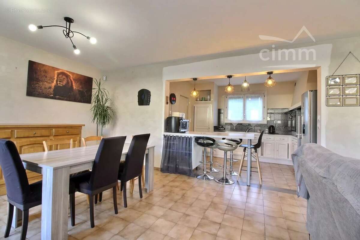 Maison à ROUSSILLON