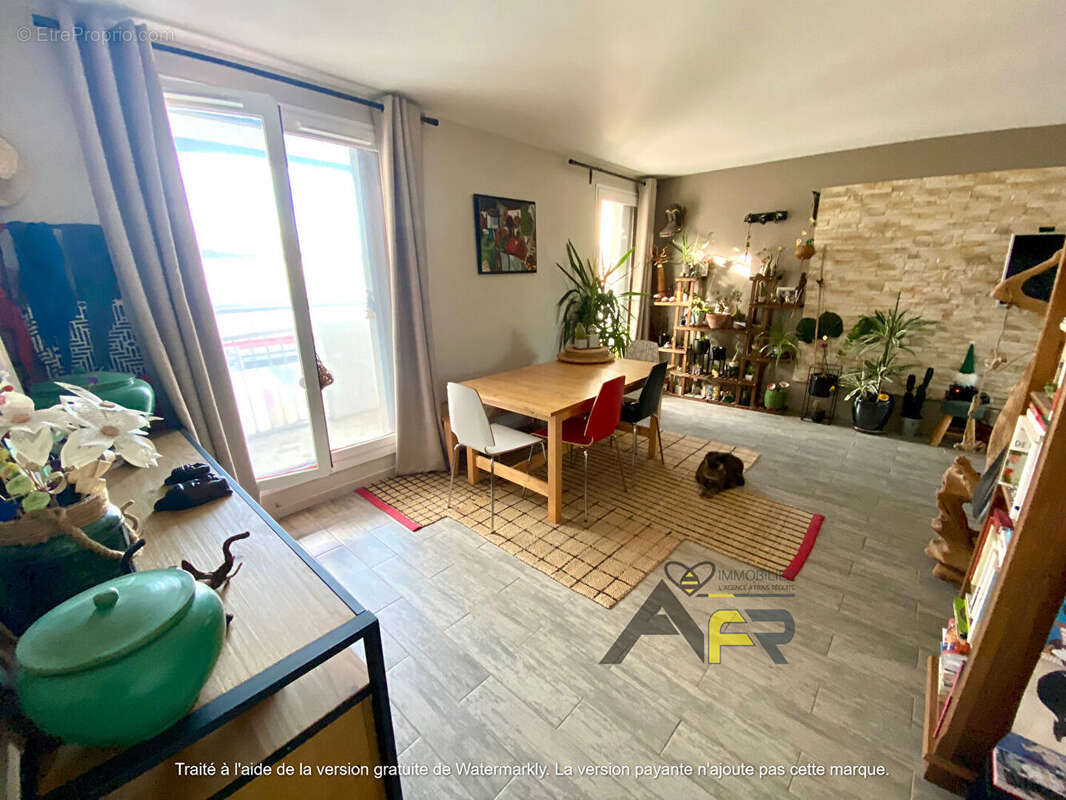 Appartement à SARTROUVILLE