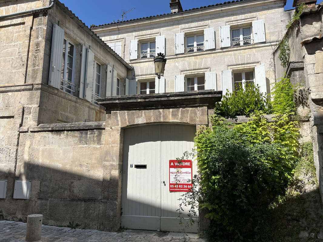 Maison à COGNAC