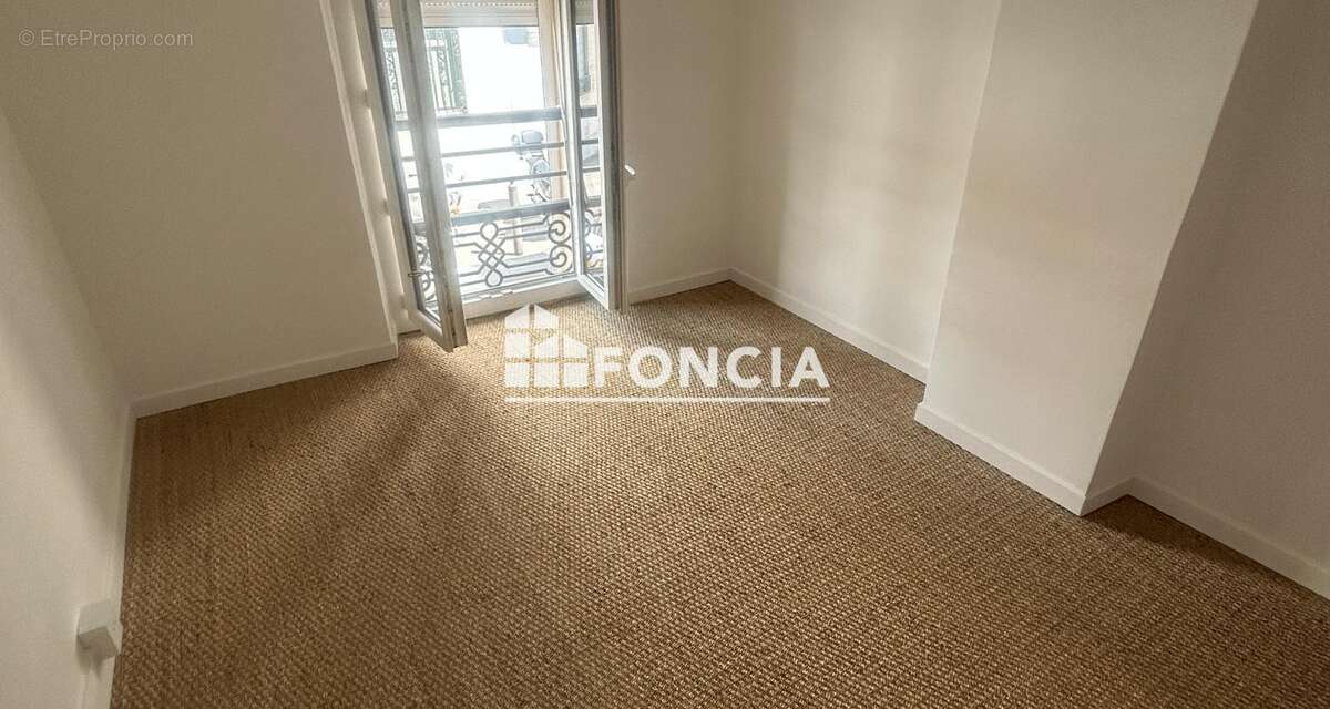 Appartement à MARSEILLE-5E