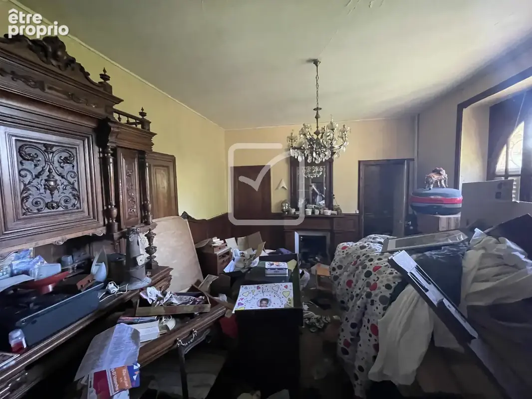 Maison bourgeoise de 176 m2 sur les hauteurs d'Uzerche à rénover - photo 6