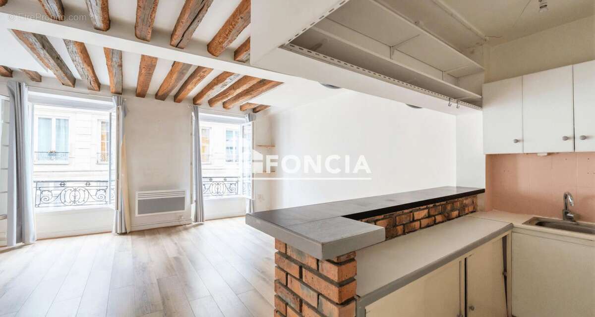 Appartement à PARIS-1E