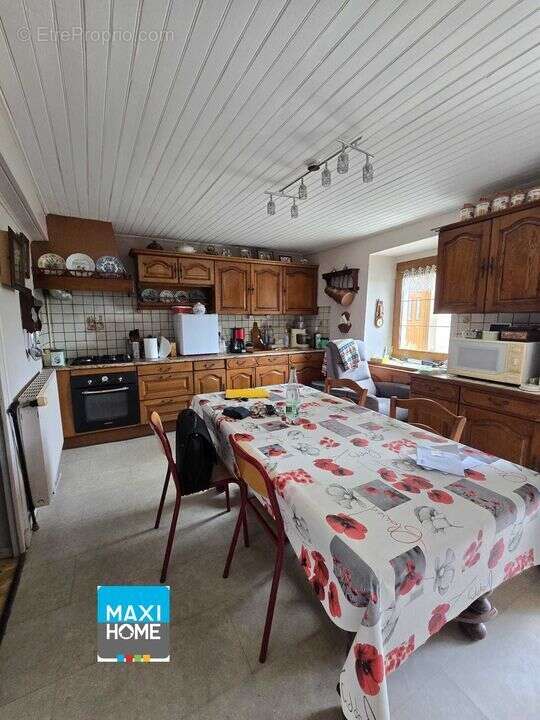 Grande propriété avec dépendances, terrain, garage proche de - photo 3