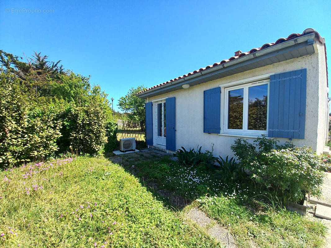 Maison à LA BREE-LES-BAINS