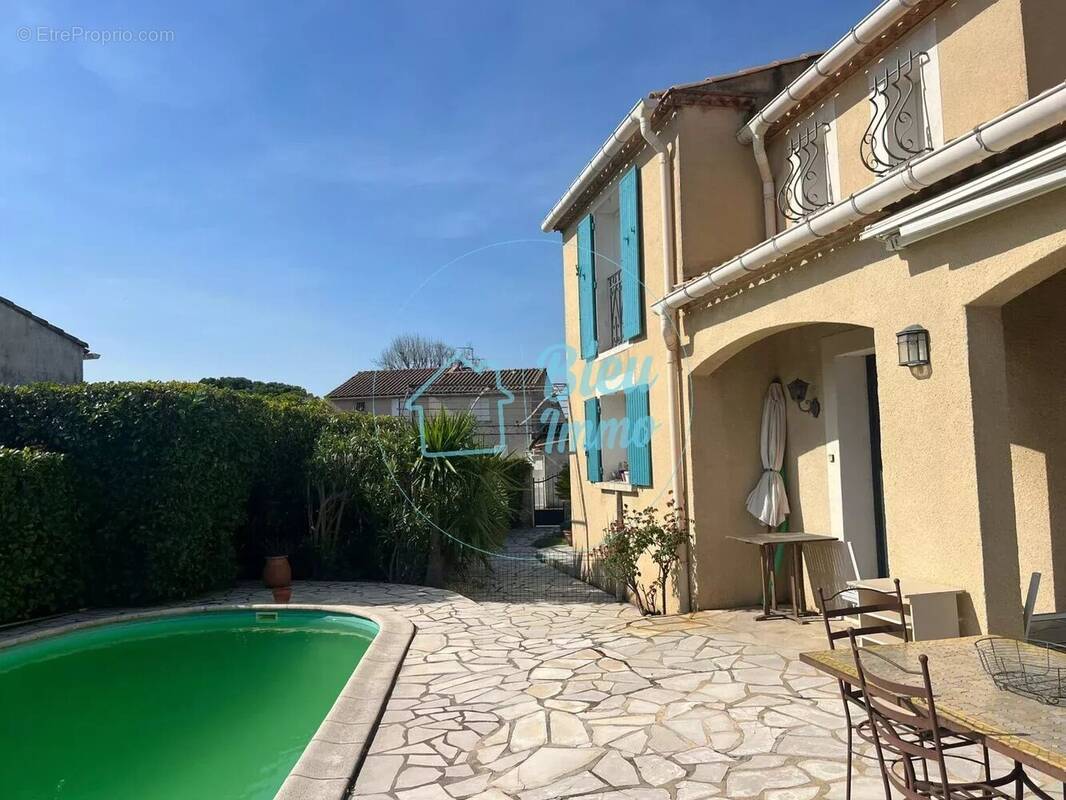 Maison à MILHAUD