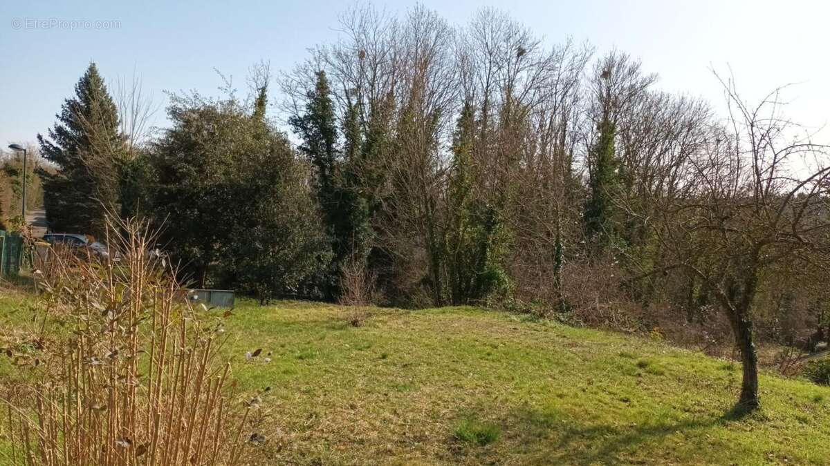 Terrain à GOUVIEUX