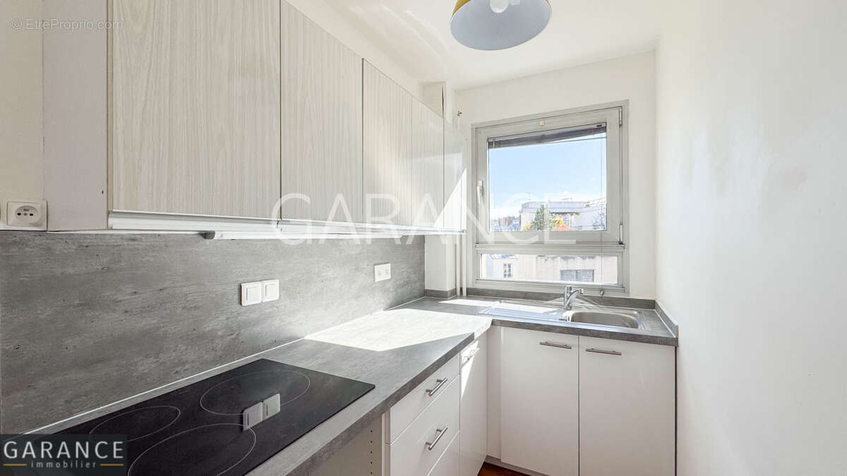 Appartement à PARIS-14E