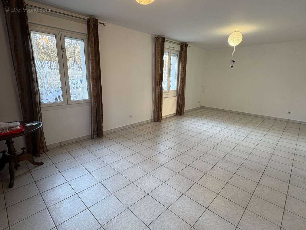 Maison à SAINTE-SAVINE