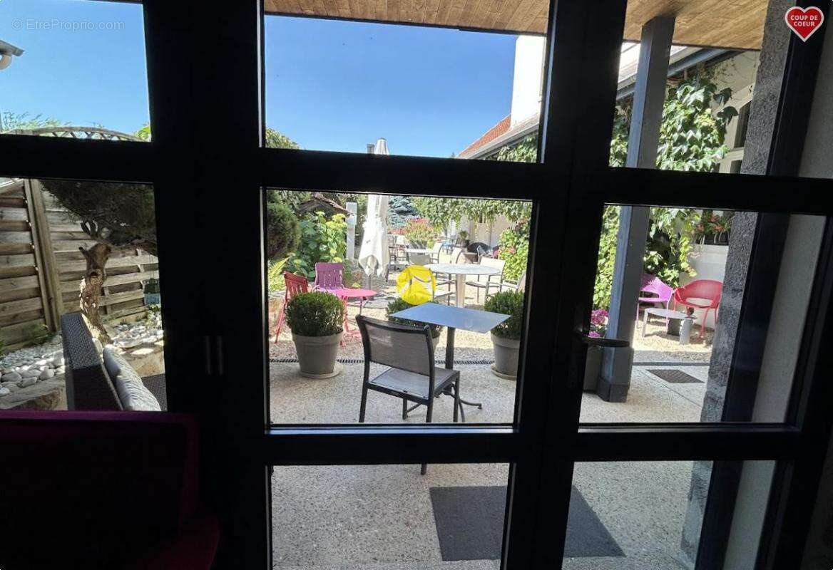 Commerce à BENEVENT-L'ABBAYE