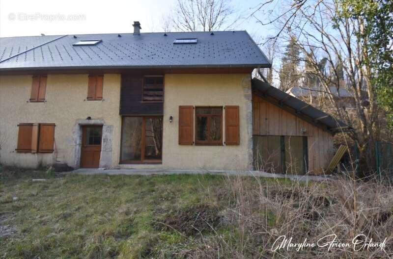 Maison à SAINT-THIBAUD-DE-COUZ