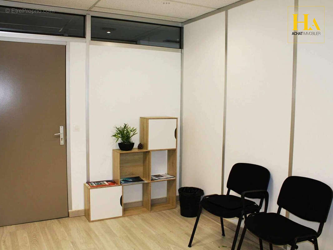 Commerce à VALBONNE