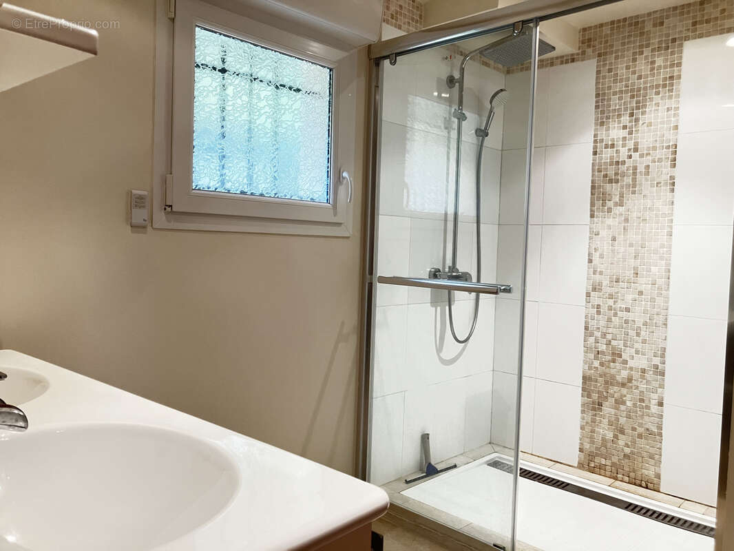 Maison à LIGNIERES-SONNEVILLE