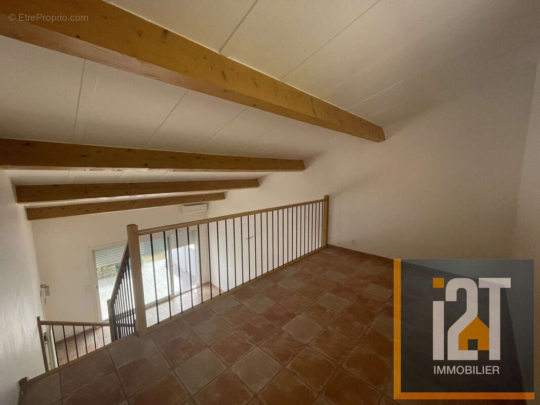 Appartement à CAVEIRAC