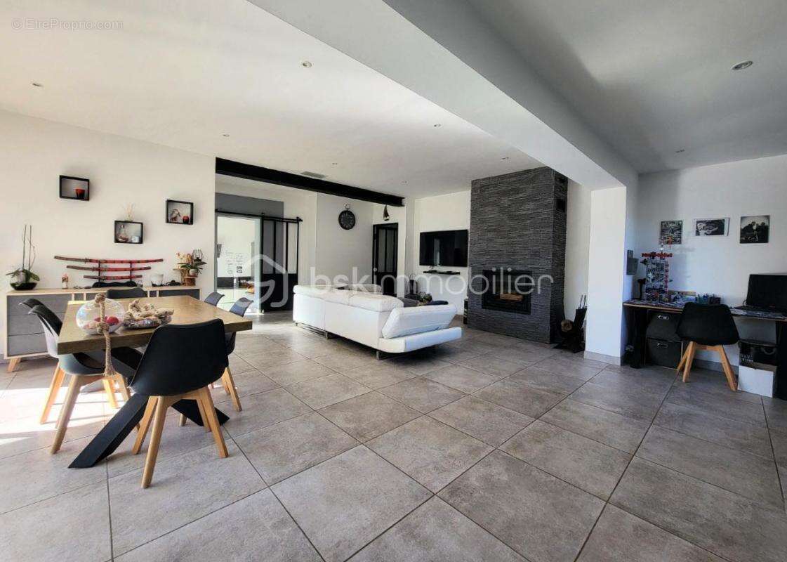 Maison à SIX-FOURS-LES-PLAGES