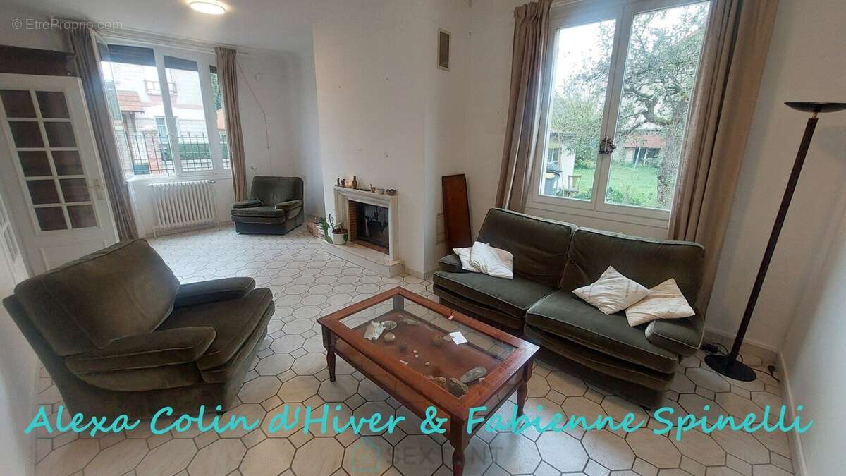 Maison bourgeoise à rénover en coeur de village - photo 2