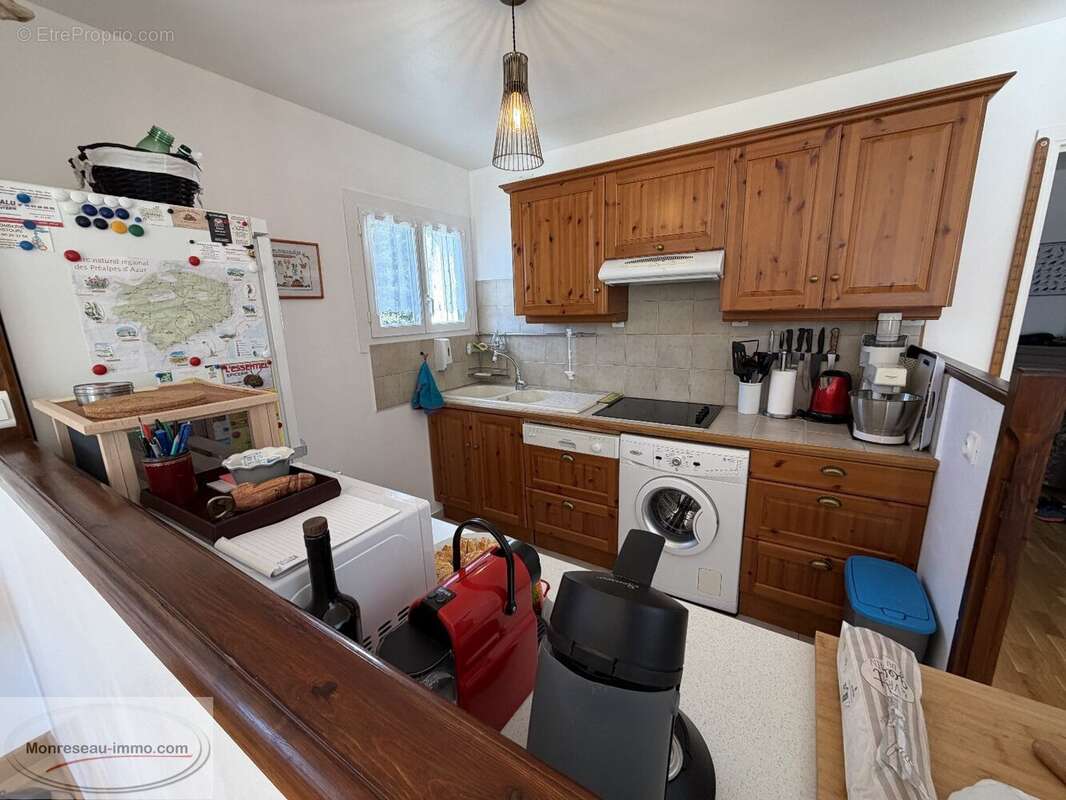 Appartement à GREOLIERES