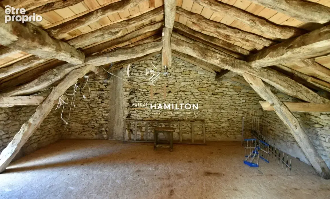 Superbe maison en pierre rénovée, avec bois et terrains attenants - photo 13