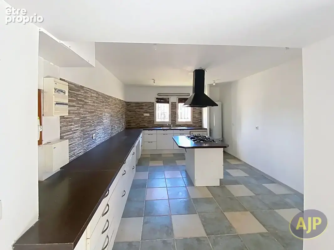 Ensemble immobilier de caractère au coeur d'un port de pêche typique du Médoc! - photo 12