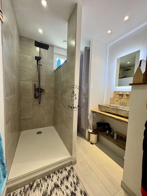 Appartement à SAINT-GENIS-LAVAL