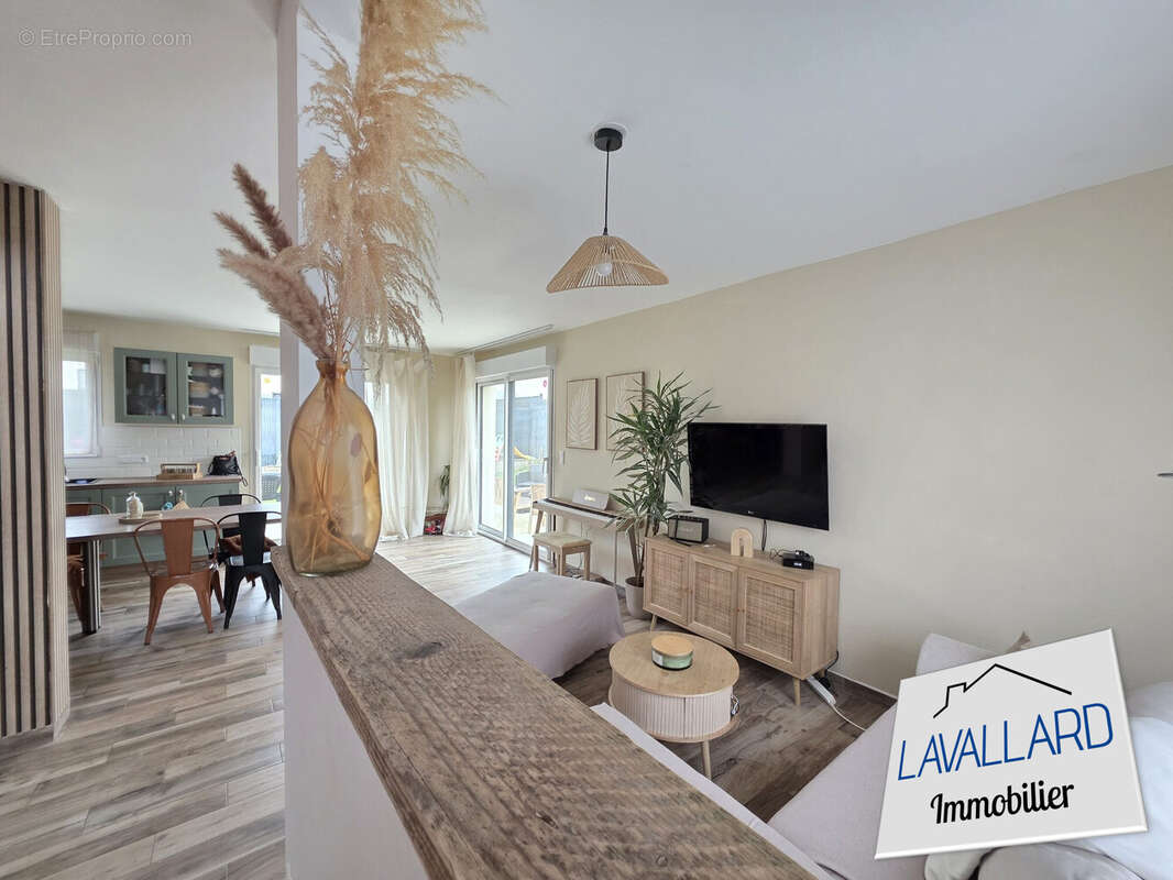 Maison à VERS-SUR-SELLES