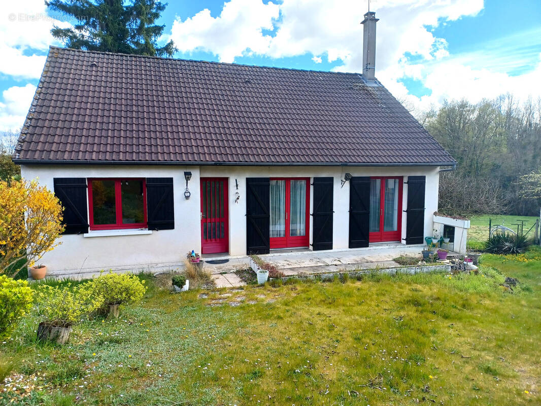 Maison à COURS-LES-BARRES