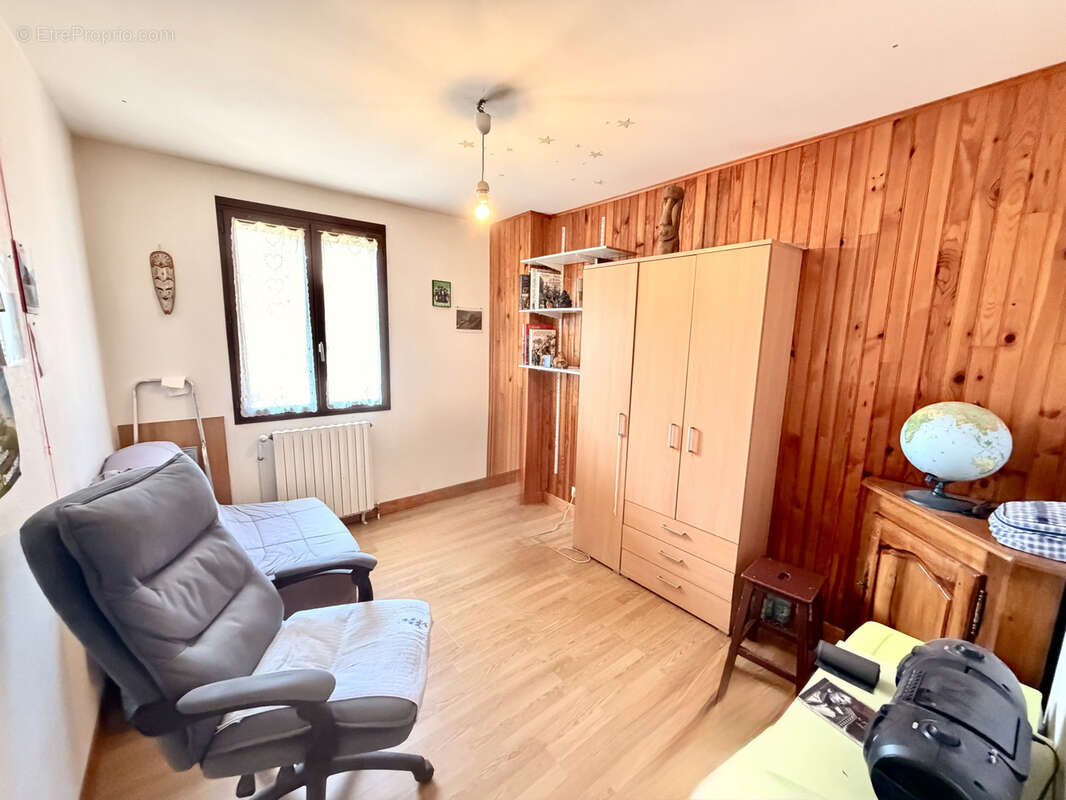 Maison familiale avec grand sous-sol   Juillan - photo 7