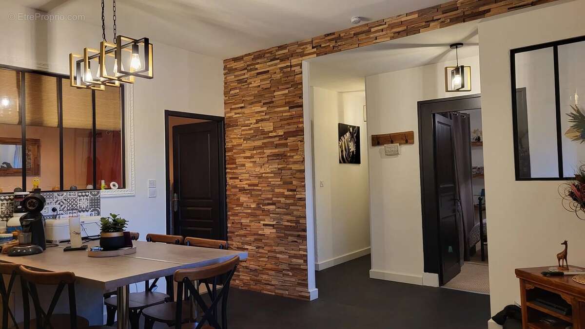 Appartement à PONT-DE-VEYLE