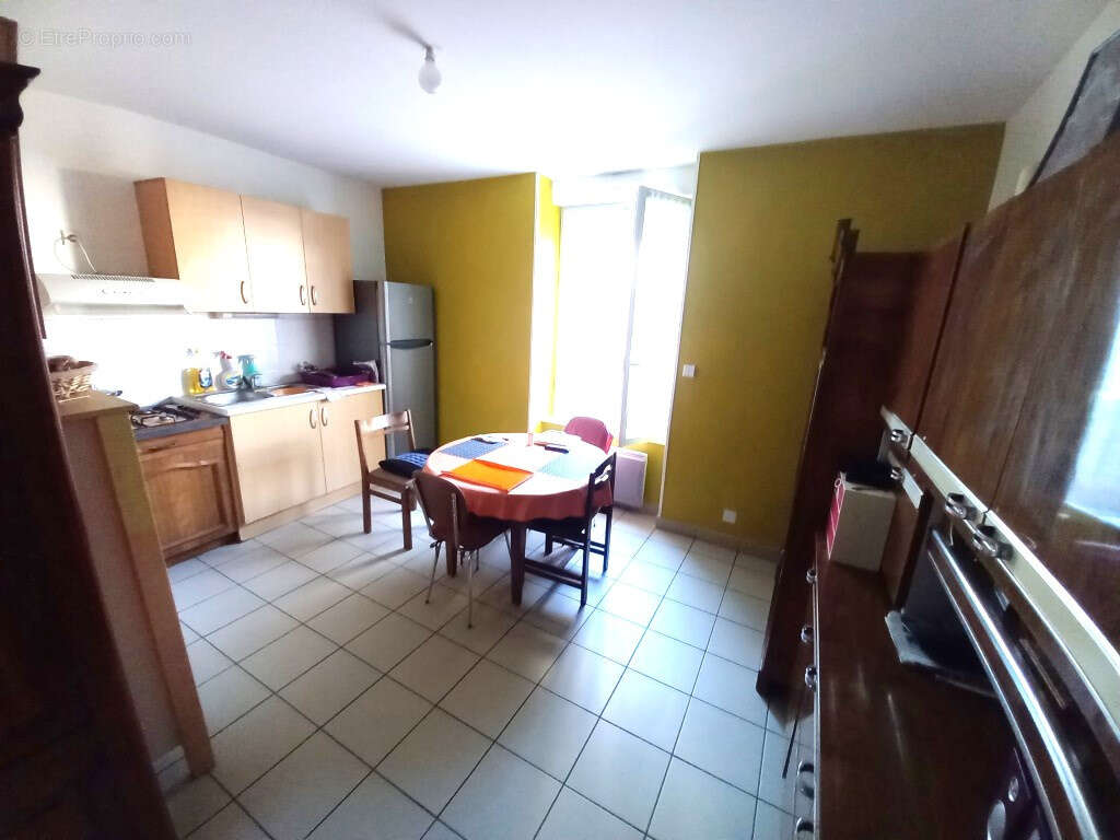 Appartement à MONTOURS