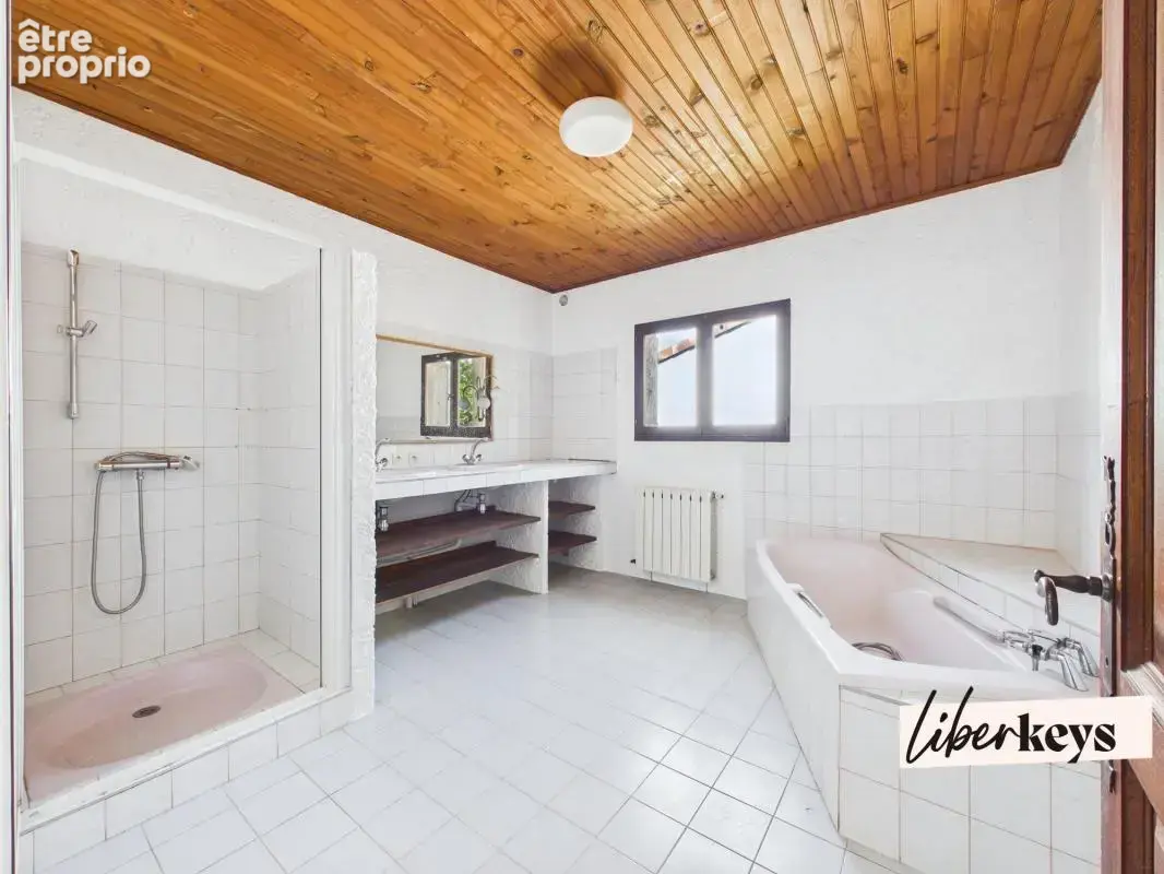  Maison familiale T5 plain-pied, piscine et garage - photo 7