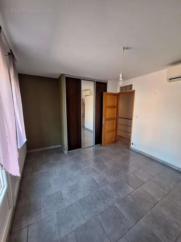 Appartement à COGOLIN