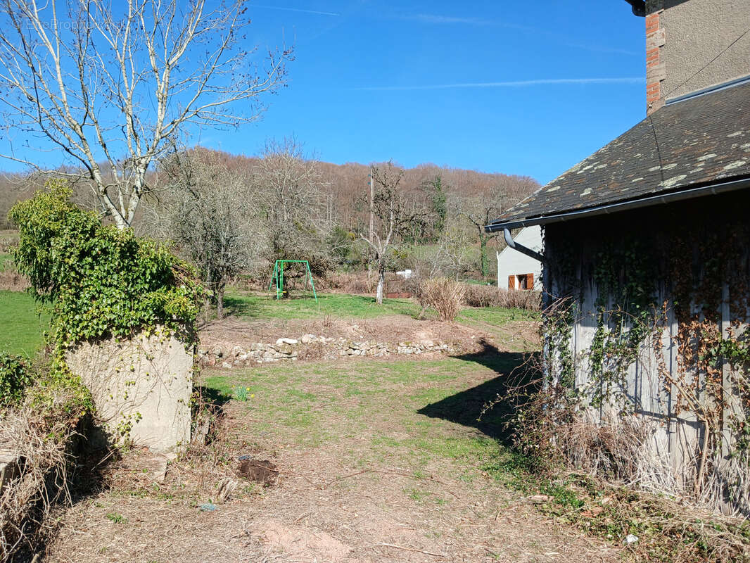 Maison à SAINT-LEGER-DE-FOUGERET