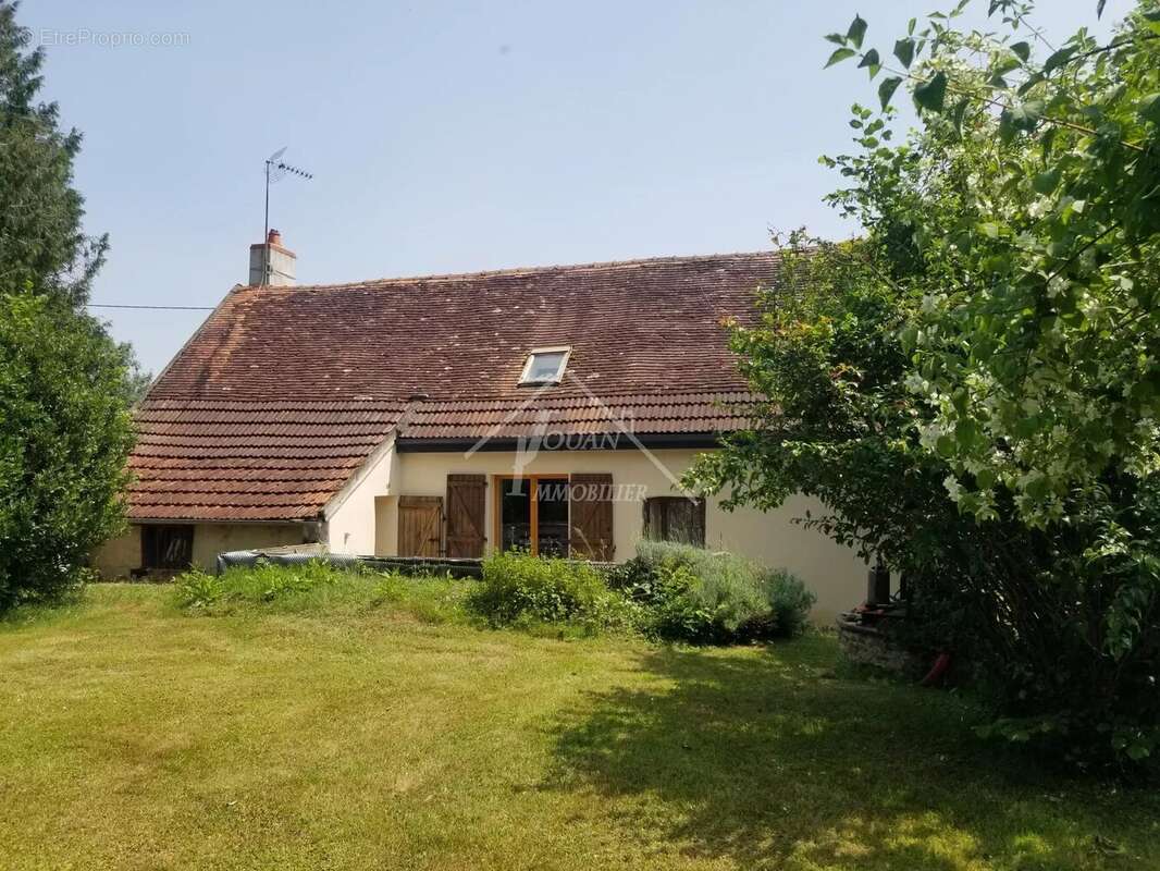 Maison à LE VILHAIN