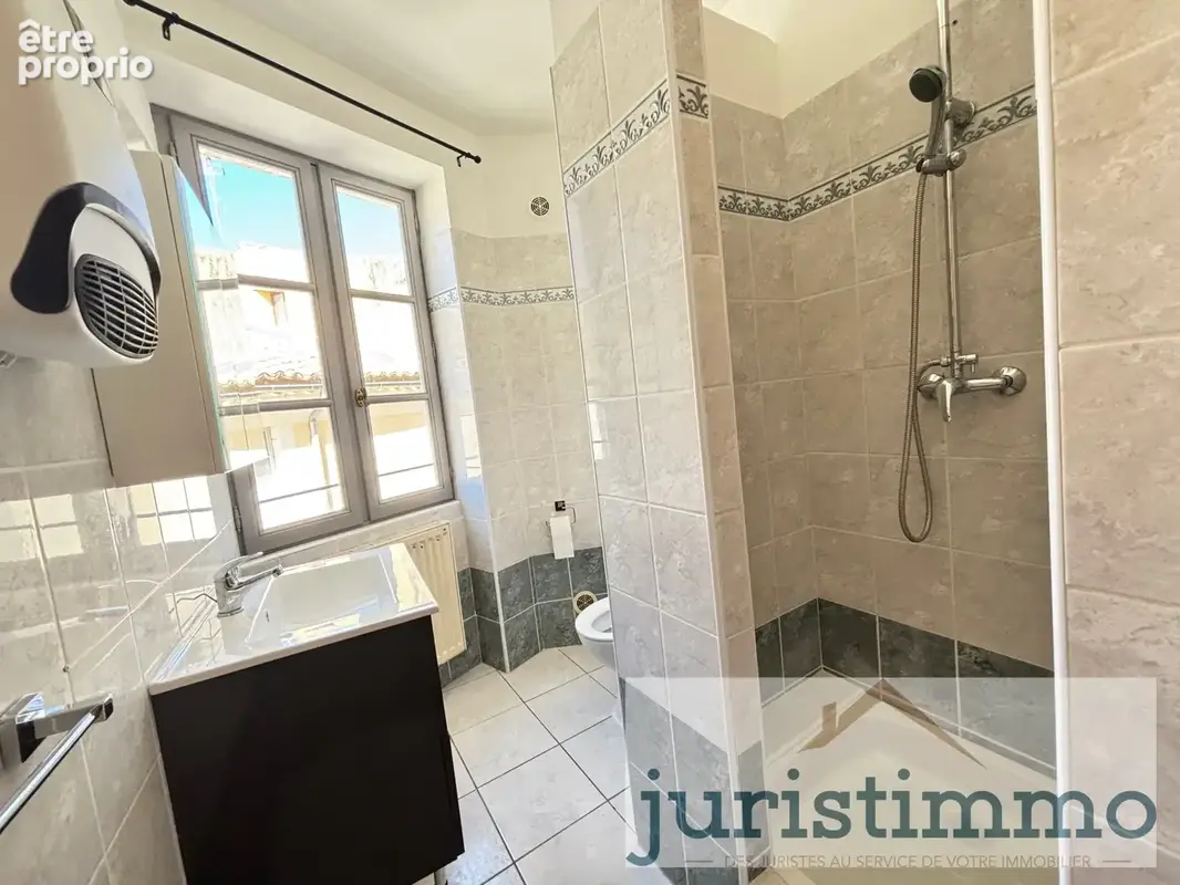 Appartement T2 dans immeuble de charme à Pont-St-Esprit - photo 3