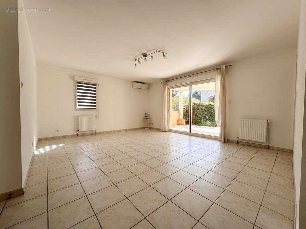 Appartement à VILLENEUVE-LES-AVIGNON
