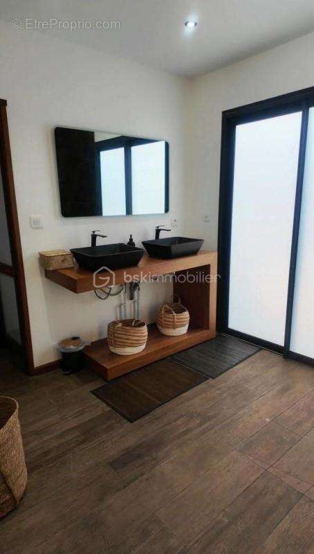 Maison à LES AVIRONS