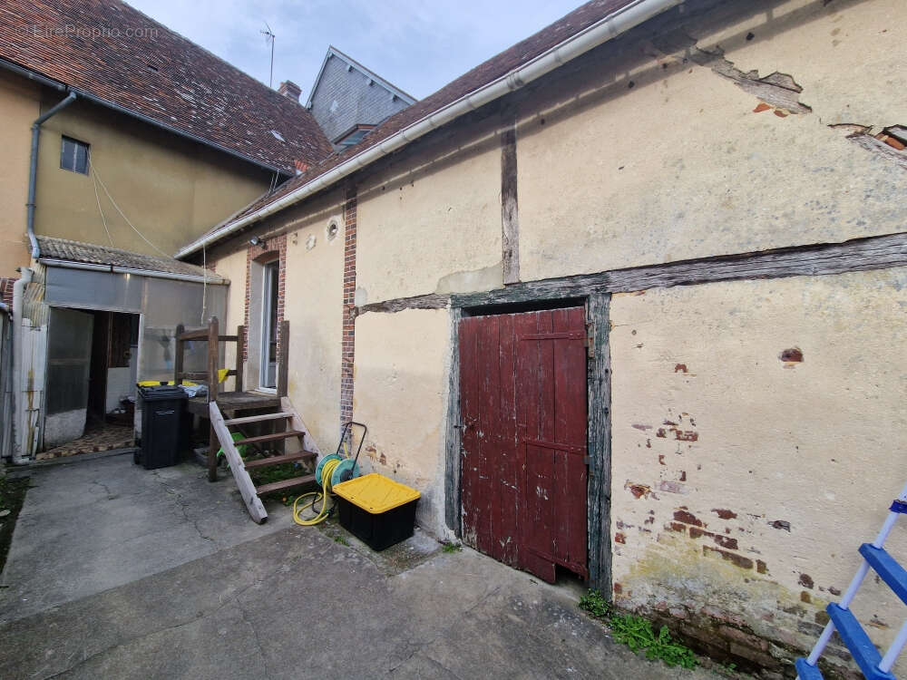 Maison à CHAMPROND-EN-GATINE