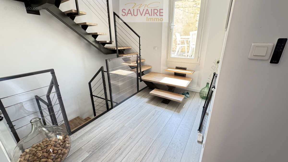 Maison à SAINT-LAURENT-DE-LA-SALANQUE