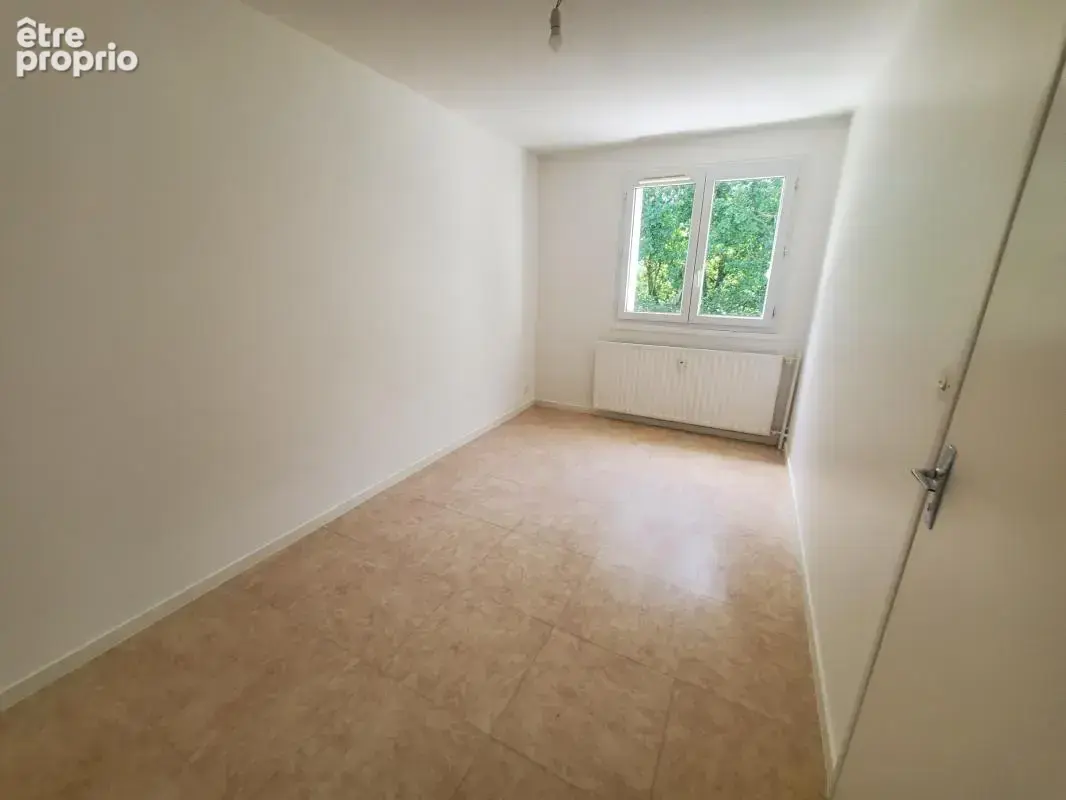 Beau t3 au 3eme etage avec balcon et cave - photo 6