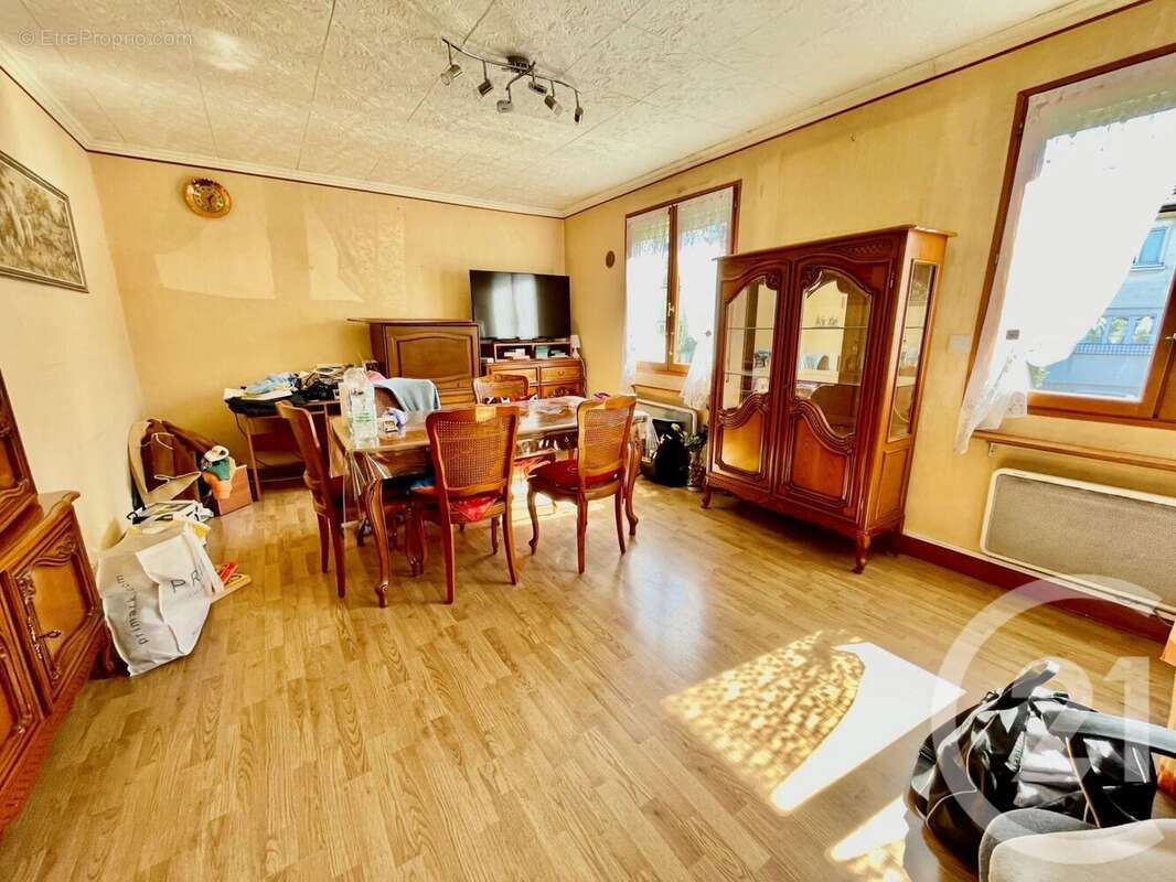 Maison à SAINT-GRATIEN