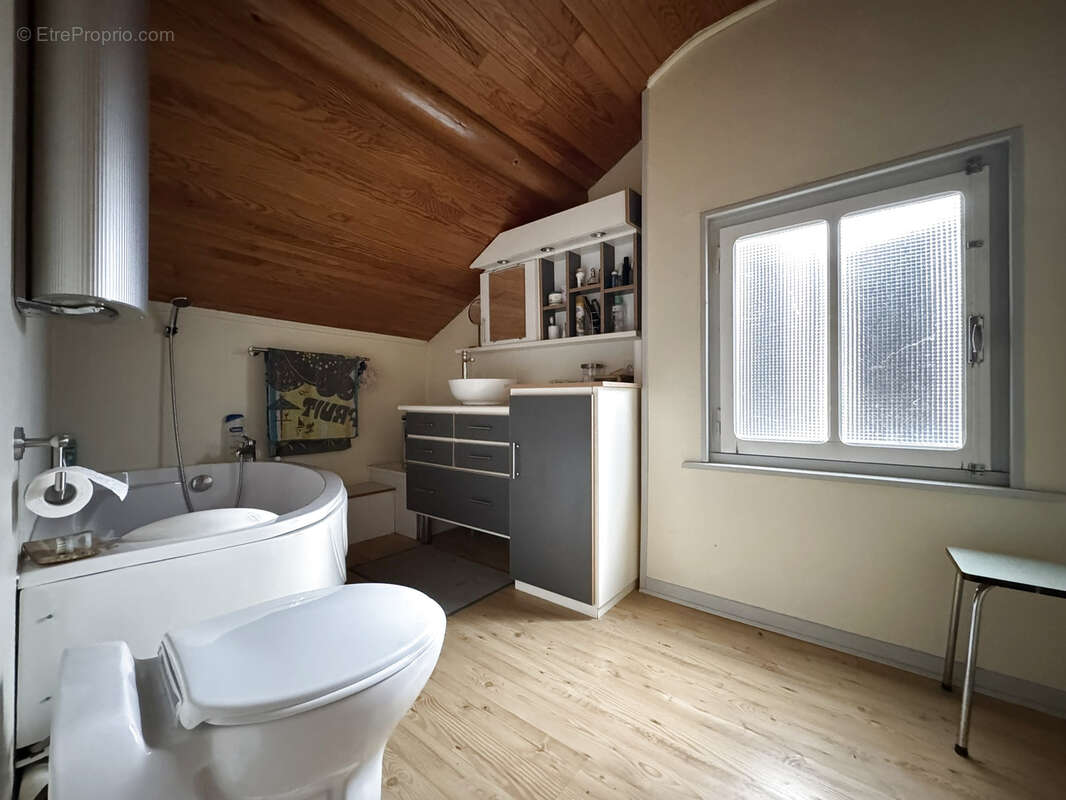 Maison à LA LANTERNE-ET-LES-ARMONTS