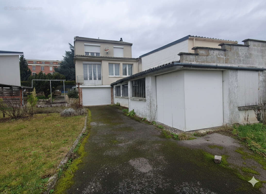 Maison à SAINT-QUENTIN