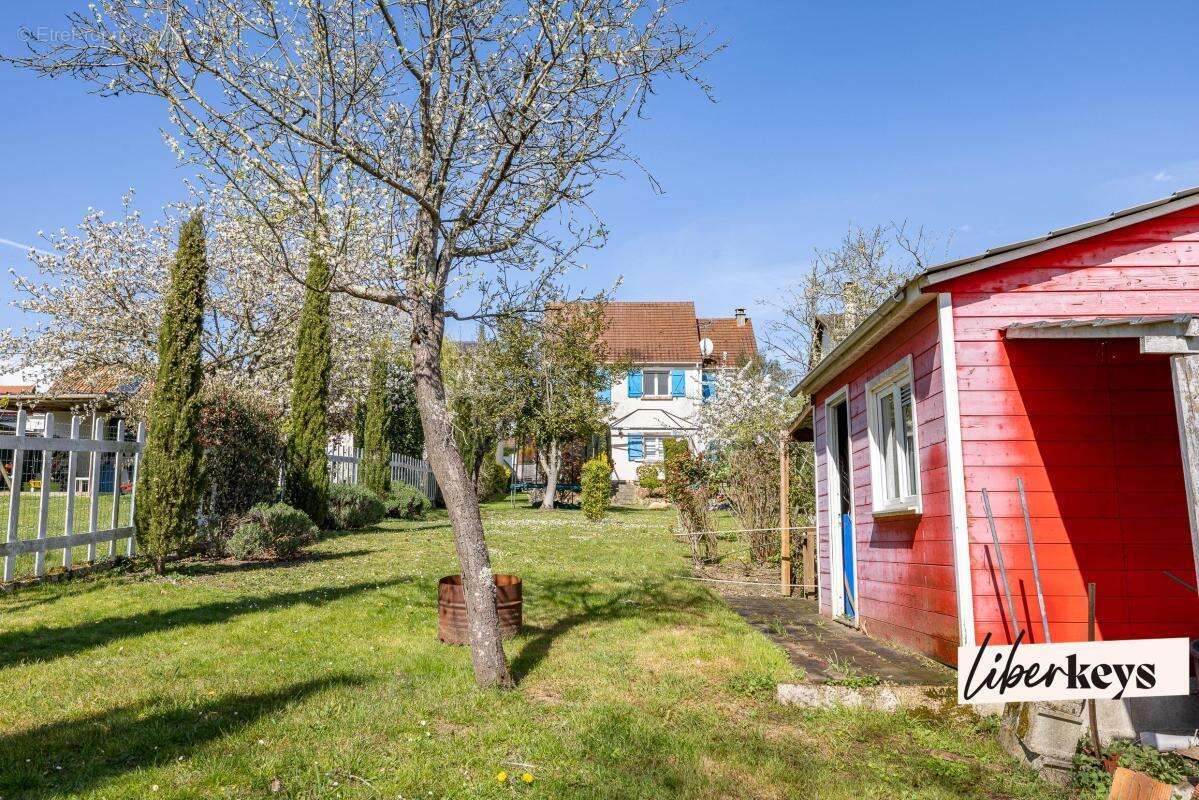 Maison à LA VILLE-DU-BOIS