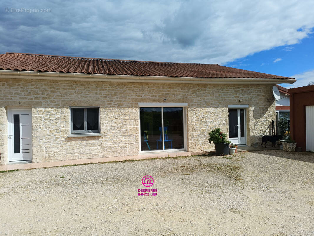 Maison à ANNEYRON