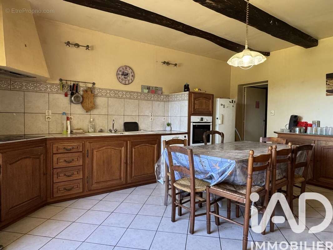 Maison 150 m² à Villefranche-De-Panat  - photo 8