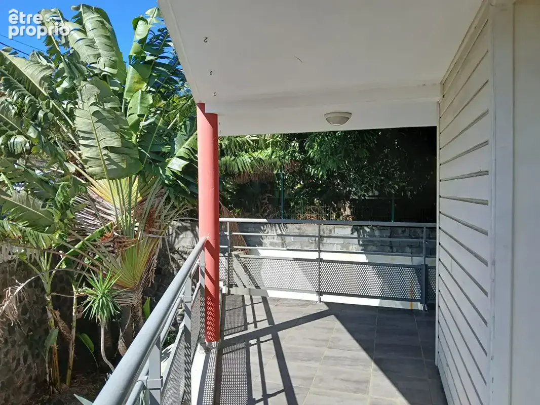 ST DENIS BEL APT. T2 d'une surface habitable de 57 m² + 16 m² de Varangue - photo 2