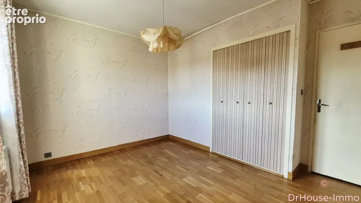 Maison 6 pièces 113 m² à vendre à Le Breuil-Sur-Couze (63340) - photo 9